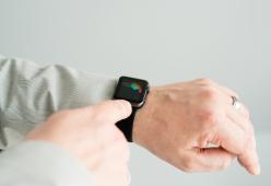 L'Apple Watch gli salva la vita: aveva una grave emorragia interna 