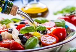 Abbiocco post pranzo? Ecco 5 trucchetti per evitarlo
