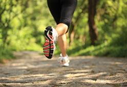 Va a fare jogging e avverte dolori alla pancia: partorisce poco dopo