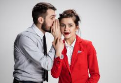  Il gossip piace a tutti dal tempo degli ominidi, ma come mai? 