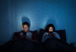 Per essere più felici bisogna spegnere lo smartphone 
