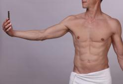 Manscaping: la depilazione maschile non è più un tabù
