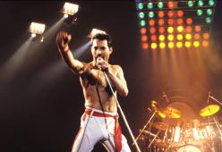 Come sarebbero Freddie Mercury e Michael Jackson da anziani?