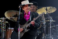 Bob Dylan: libri autografati a 600 dollari, ma sono firmati da una macchina