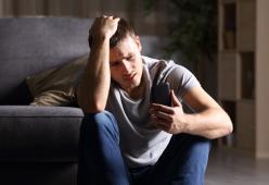Whatsapp down: panico tra gli utenti
