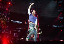 Chris Martin: vacanza in barca in Spagna con Dakota Johnson