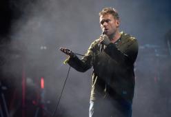 Damon Albarn e St. Vincent omaggiano Paul McCartney