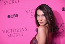 Bella Hadid posa senza ritocchi per Victoria's Secret
