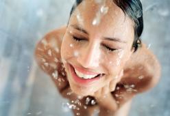 Cosa fate prima di fare l’amore? La prassi per rinfrescarsi prima dell’atto sessuale