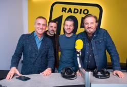 Christian De Sica, Fausto Brizzi e Massimo Ghini a 105 Mi Casa per presentare il film "La mia banda suona il pop"