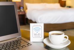 Lavorare in smart working stando in hotel?  La nuova tendenza si chiama Workation