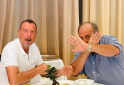 Amadeus e Gerry Scotti, la foto fa pensare a un'ipotetica co-conduzione di Sanremo 2024