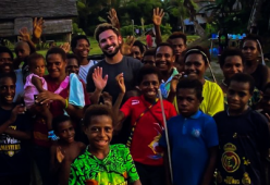 Zac Efron sta bene dopo la paura in Papua Nuova Guinea: l'annuncio social