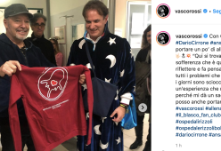 Vasco Rossi: anche quest'anno ha visitato i pazienti del Rizzoli di Bologna