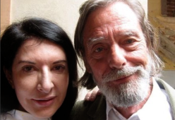 Ulay, storico compagno Marina Abramovic, è morto all'età di 76 anni
