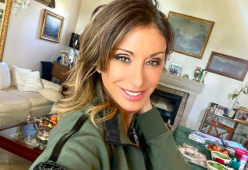 Sabrina Salerno in versione casalinga fa impazzire i fan