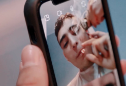 Il trapper VillaBanks pubblica il video del suo nuovo singolo su PornHub