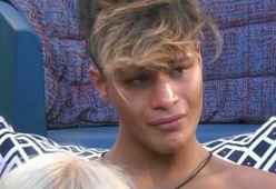 GFVip: Denis Dosio in lacrime per il suo passato