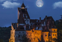 Tour degli orrori: ad Halloween il Castello di Dracula apre al pubblico virtuale