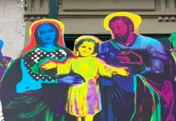 Chiara Ferragni diventa la Madonna nel presepe di Pontedera: “Blasfemia”