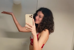 Il messaggio body positive di Paola Turani: “La perfezione non esiste”