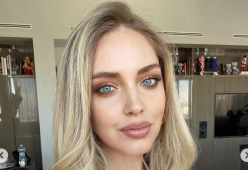 Gli haters le scrivono “Dove ti pompi le labbra?” e Chiara Ferragni risponde per le rime