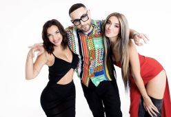 Estate sexy e colorata per Elettra Lamborghini e Rocco Hunt