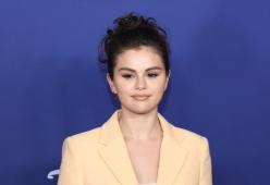 Selena Gomez splendente senza trucco su Instagram
