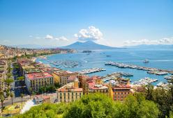 Napoli a portata di mano: l’aria in boccetta è il nuovo prodotto che sta spopolando tra i turisti