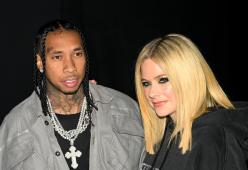 Tyga, il regalo per Avril Lavigne: una collana da 80 mila dollari.