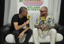 J Balvin, da hit maker a papà: l'intervista a 105 Mi Casa 