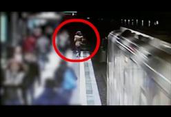 Il video della donna che nella metro di Milano entra in galleria causando l'incidente