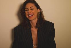 Anna Tatangelo fa impazzire i fan con degli scatti hot