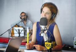 105 Take Away: nella Giornata Mondiale del Bacio Chiara canta i Kiss! 