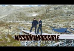 Tom Cruise si lancia dall’aereo per ringraziare i fan 