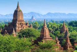 23enni italiani girano un porno davanti alle pagode di Bagan: scoppia la polemica