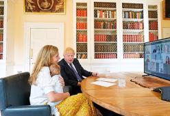 Boris Johnson e la (bizzarra) teoria cospirativa sul figlio: in realtà non esiste
