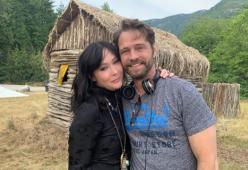 Jason Priestley parla della salute di Shannen Doherty: "È tosta, una guerriera" 