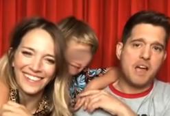 Michael Bublè e sua moglie Luisana presentano il figlio Noah: “È lui il nostro supereroe”