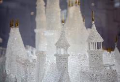 42mila euro di danni al museo: correndo, alcuni bambini mandano in frantumi un castello di vetro 