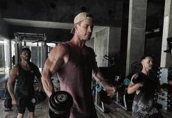 Chris Hemsworth regala 6 settimane di corsi di fitness con la sua App 