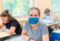 Classi divise in alunni "bravi" e "meno bravi" per il distanziamento: la scelta di Avellino 