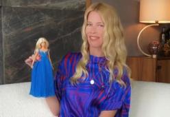 Claudia Schiffer diventa una Barbie per festeggiare i suoi 50 anni