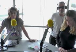 Con Elisabetta Canalis a 105 Take Away si canta "Non amarmi"