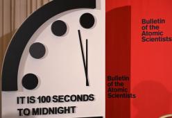 L'orologio dell'Apocalisse si ferma a 100 secondi dalla fine del mondo, dopo il Covid