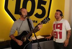 105 Take Away: Alan e il Maestrello cantano "Brutta"