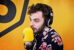 Lorenzo Fragola con il nuovo album "Bengala" a 105 Mi Casa: "È un viaggio"