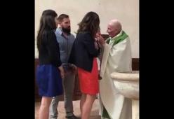 Prete prende a schiaffi un bimbo durante il battesimo e i genitori reagiscono