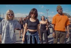 Camila Cabello insegna a ballare la sua "Sangria Wine"