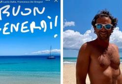 Consigliere in spiaggia durante consiglio comunale in videoconferenza: è polemica